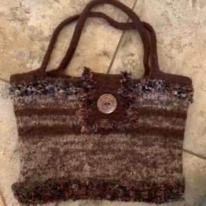 Stunning Felted wool handbag with snap closure and 2 inside pockets. Excellent